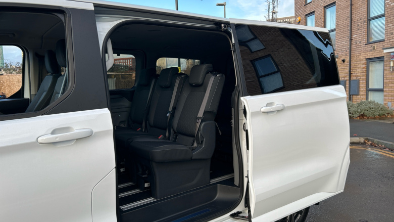 Ford Tourneo Custom 320 L1 Diesel Fwd 2.0 EcoBlue 136ps H1 Titanium 8 seater Auto